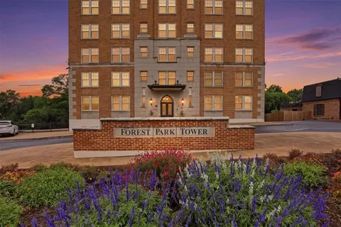 $380,000 | 2306 Park Pl Avenue, Unit 10B, Fort Worth, TX 76110