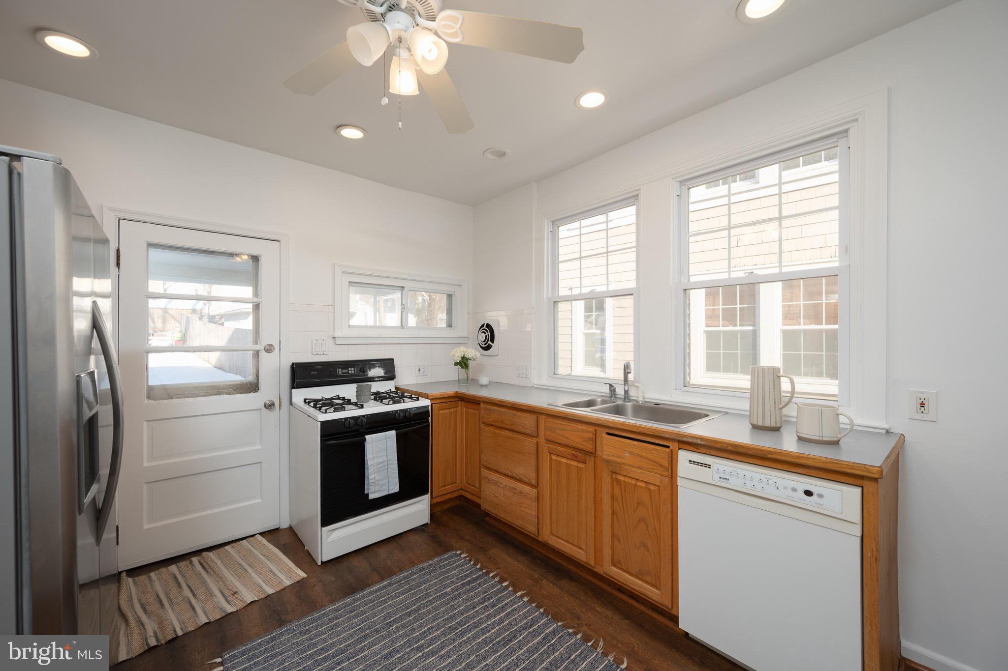 2423 Jenkintown Road Glenside, PA 19038 - Photo 11 of 29