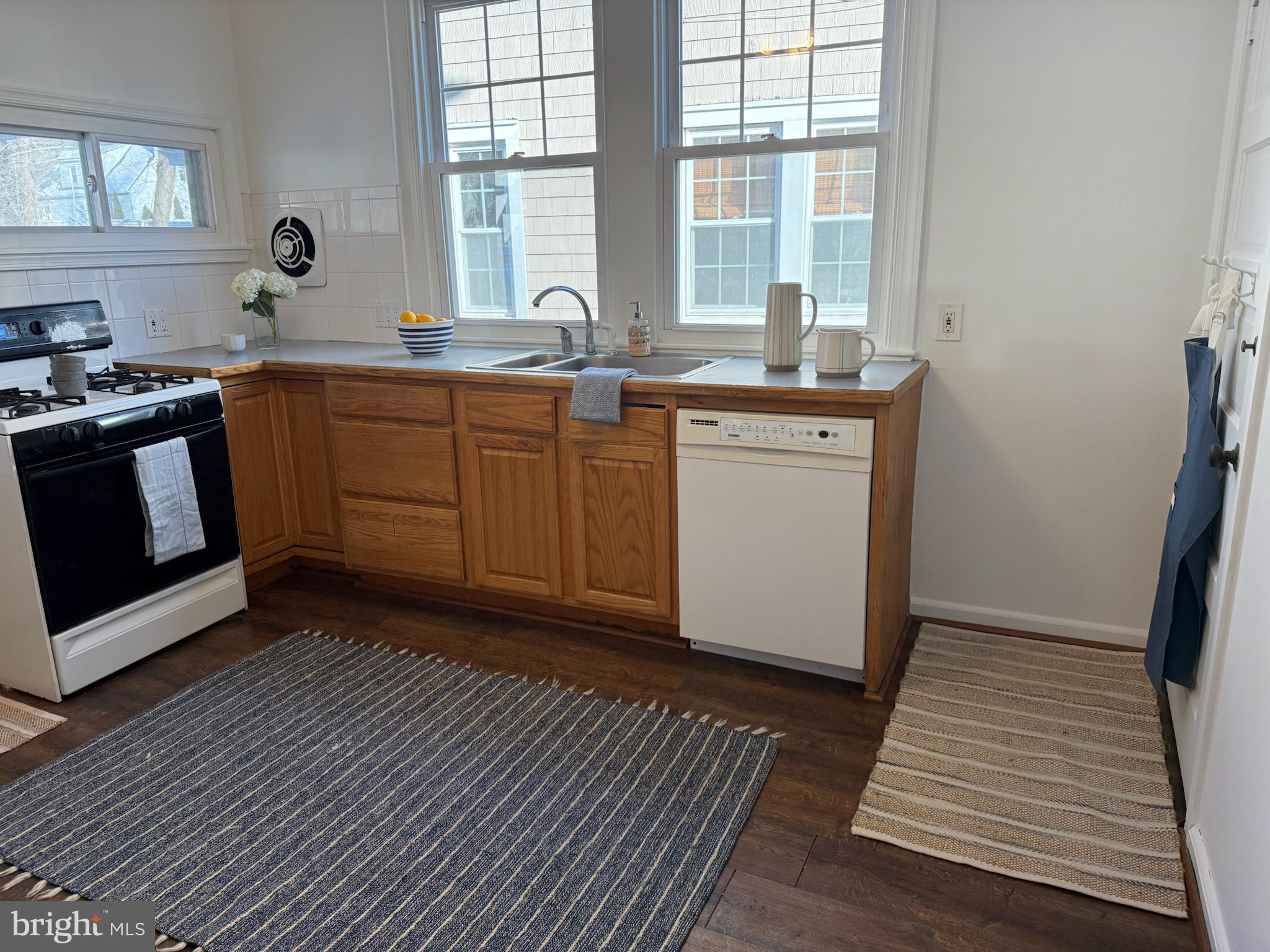 2423 Jenkintown Road Glenside, PA 19038 - Photo 9 of 29