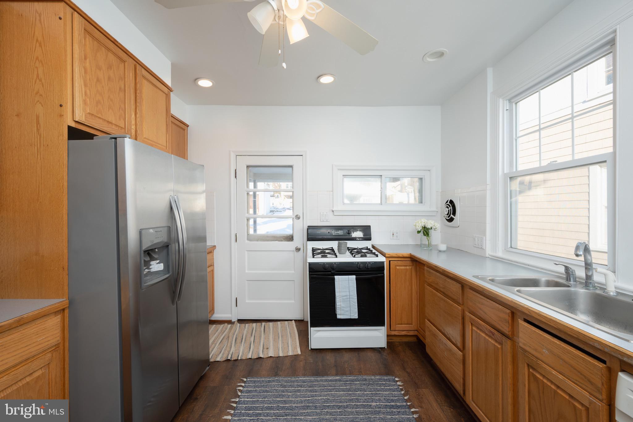 2423 Jenkintown Road Glenside, PA 19038 - Photo 10 of 29