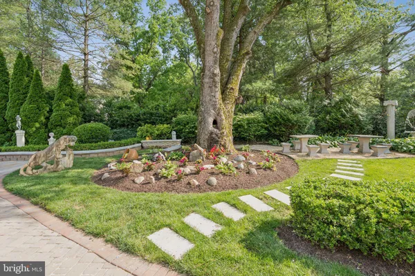 $4,800,000 | 423 Seneca Road, Great Falls, VA 22066