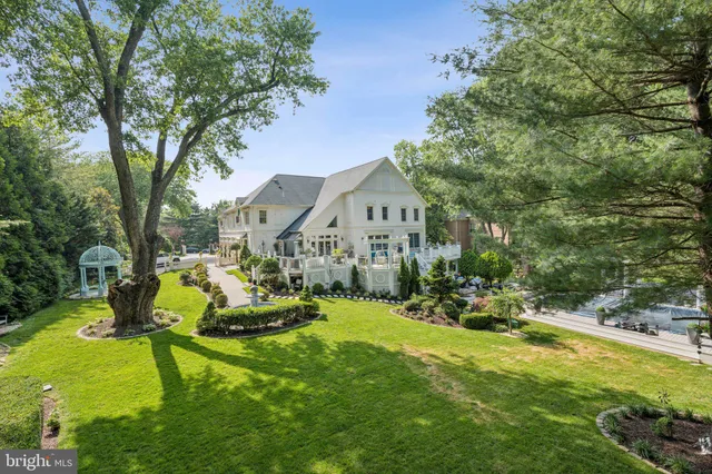 $4,800,000 | 423 Seneca Road, Great Falls, VA 22066