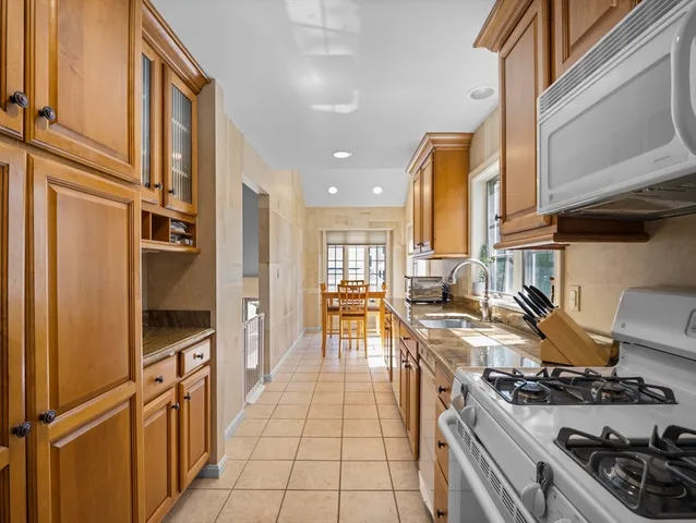 $529,000 | 3901 Knightsbridge Close, Unit 3901, Worcester, MA 01609