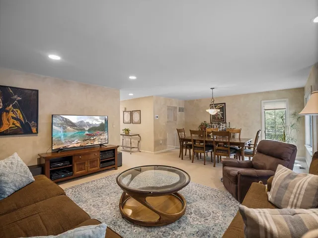 $529,000 | 3901 Knightsbridge Close, Unit 3901, Worcester, MA 01609