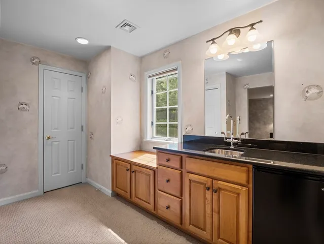 $529,000 | 3901 Knightsbridge Close, Unit 3901, Worcester, MA 01609