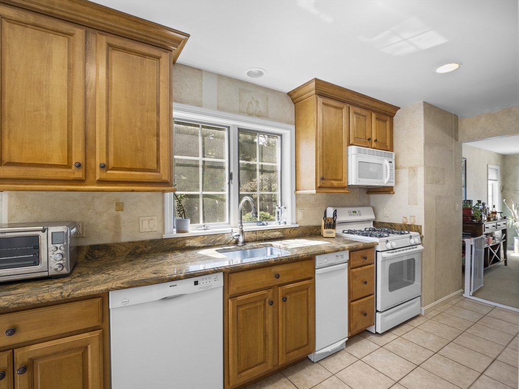 3901 Knightsbridge Close, Unit 3901 Worcester, MA 01609 - Photo 9 of 42