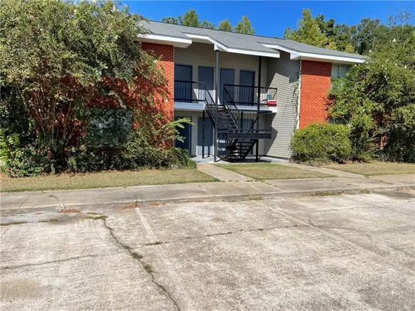 $875 | 390 Guzzardo Lane, Unit 1B, Independence, LA 70443