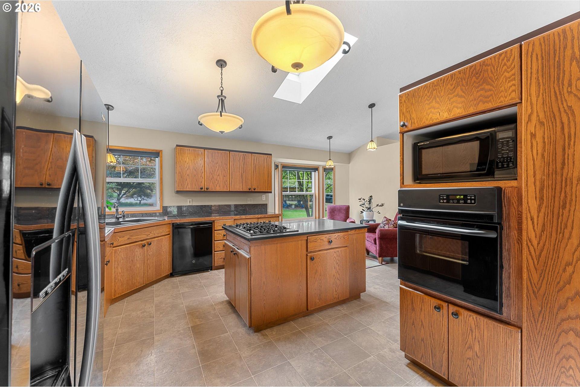 16081 South Moore Road Oregon City, OR 97045 - Photo 11 of 36 Gallery Image 11
