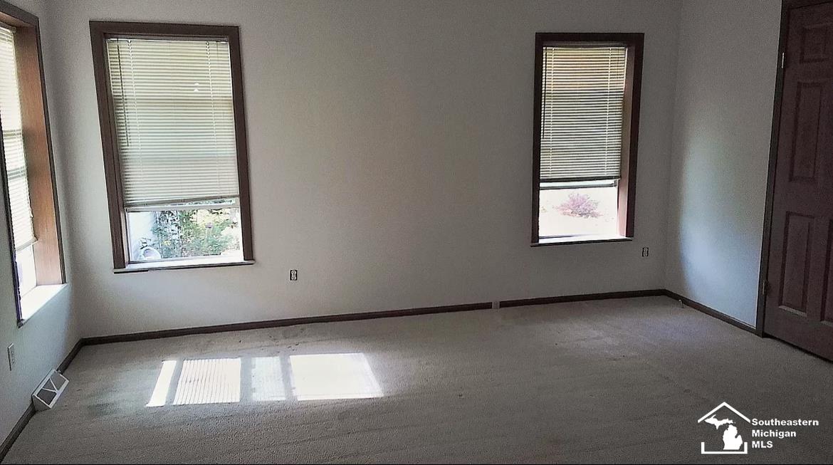 19559 Maplegrove Road Gibraltar, MI 48173 - Photo 21 of 30