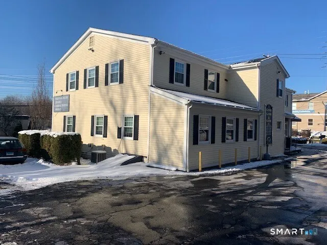 $1,995 | 4666 Main Street, Unit 2B, Bridgeport, CT 06606