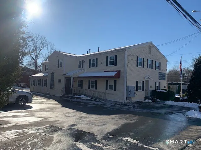 $1,995 | 4666 Main Street, Unit 2B, Bridgeport, CT 06606