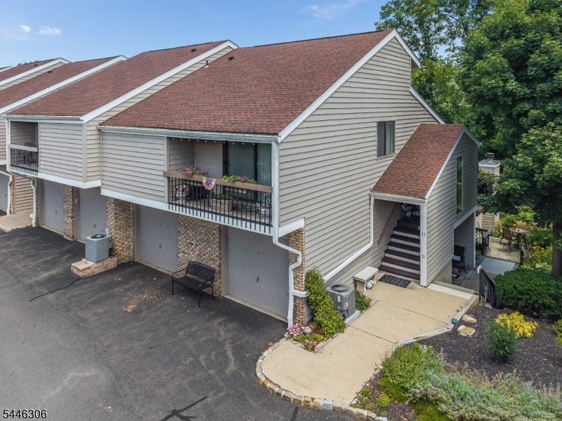 35 North Slope Clinton, NJ 08809 - Photo 2 of 43