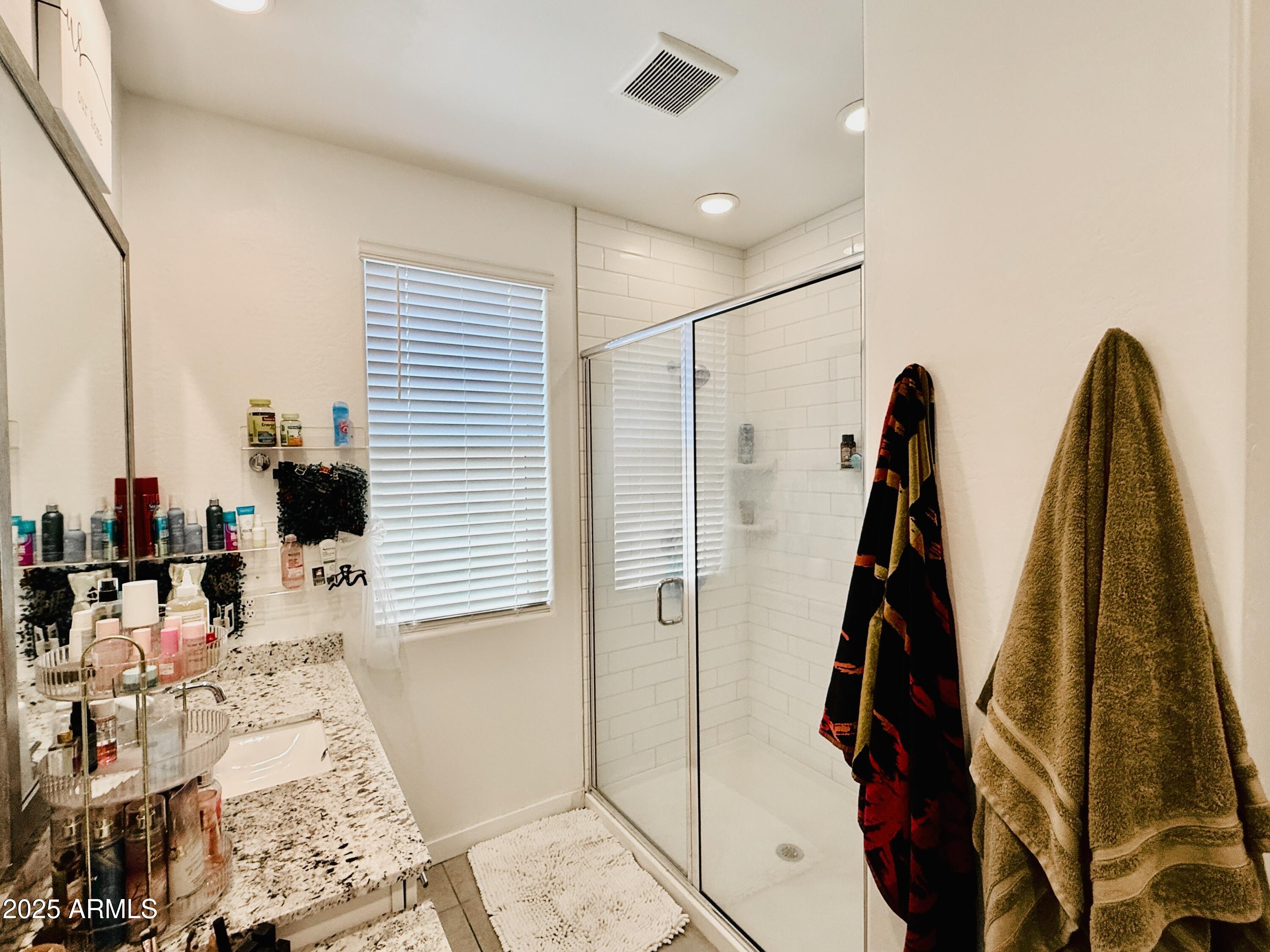 1657 West Monte Way Phoenix, AZ 85041 - Photo 13 of 28 33B60309-5190-4625-AC33-BF3C66A958E3_1_2