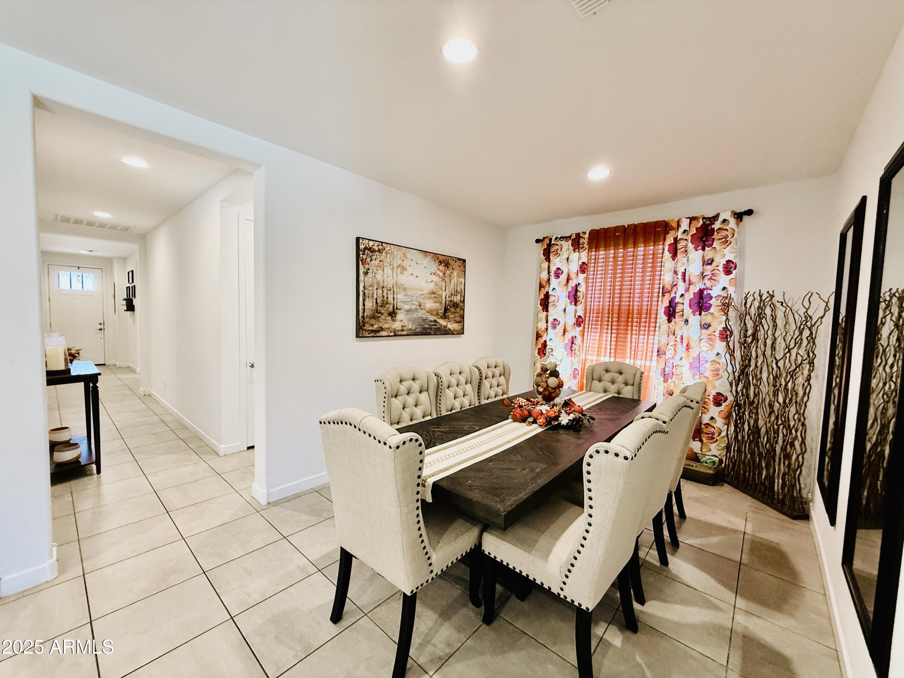 1657 West Monte Way Phoenix, AZ 85041 - Photo 8 of 28 29ABEDFB-8EA4-48E4-99DD-90F8194E7161_1_2