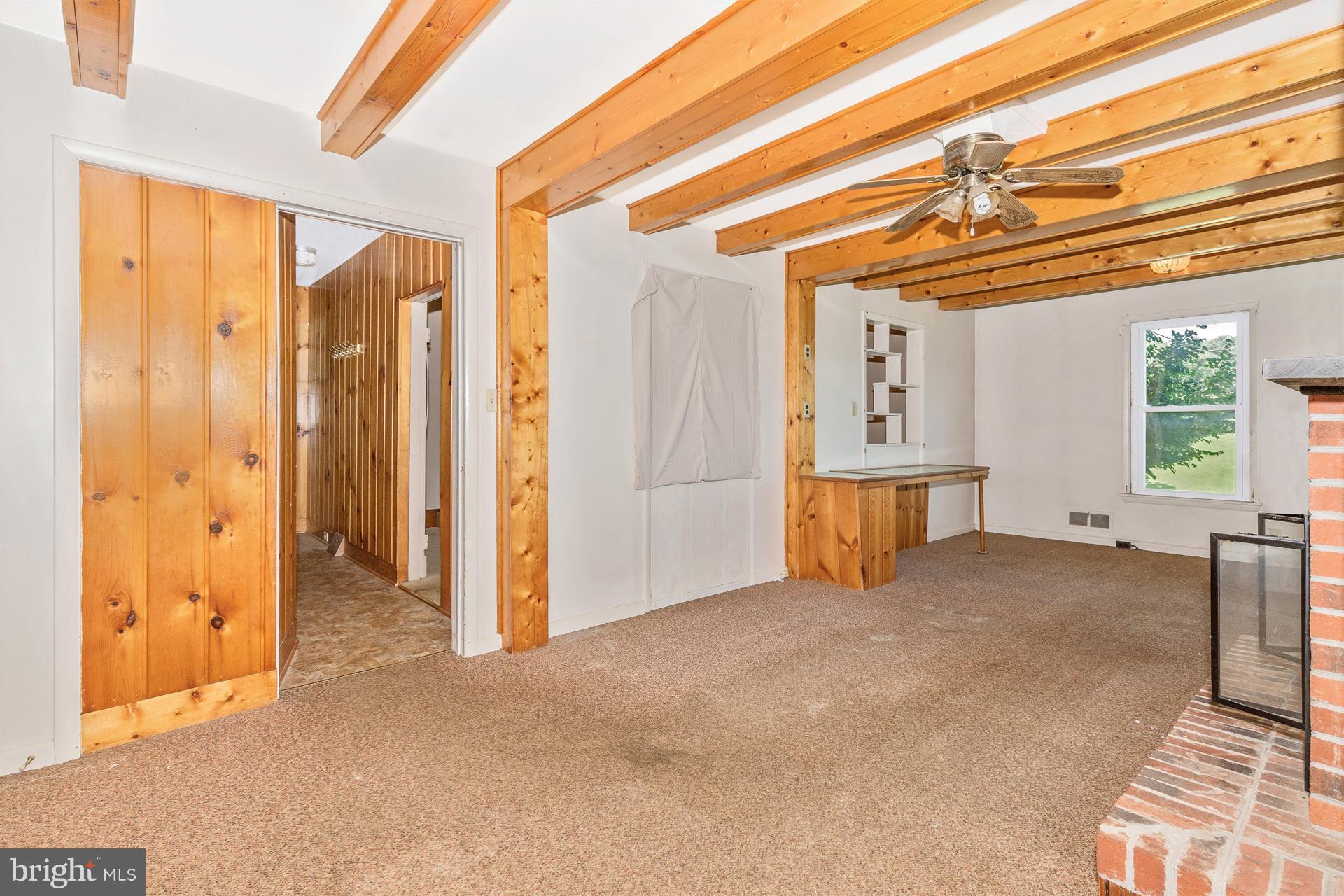 5405 Buffalo Road Mount Airy, MD 21771 - Photo 12 of 30 Family Room