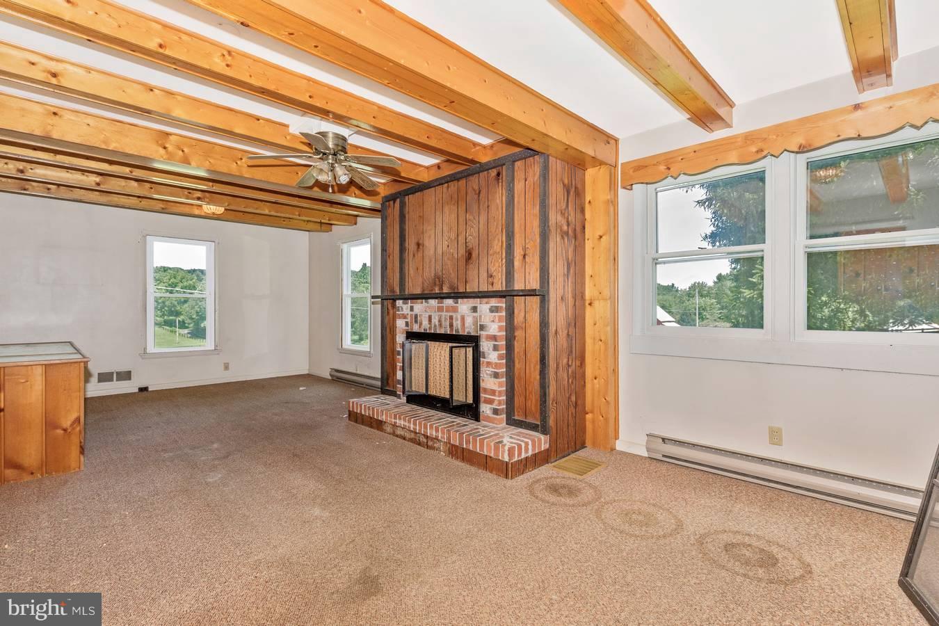 5405 Buffalo Road Mount Airy, MD 21771 - Photo 10 of 30 Family Room