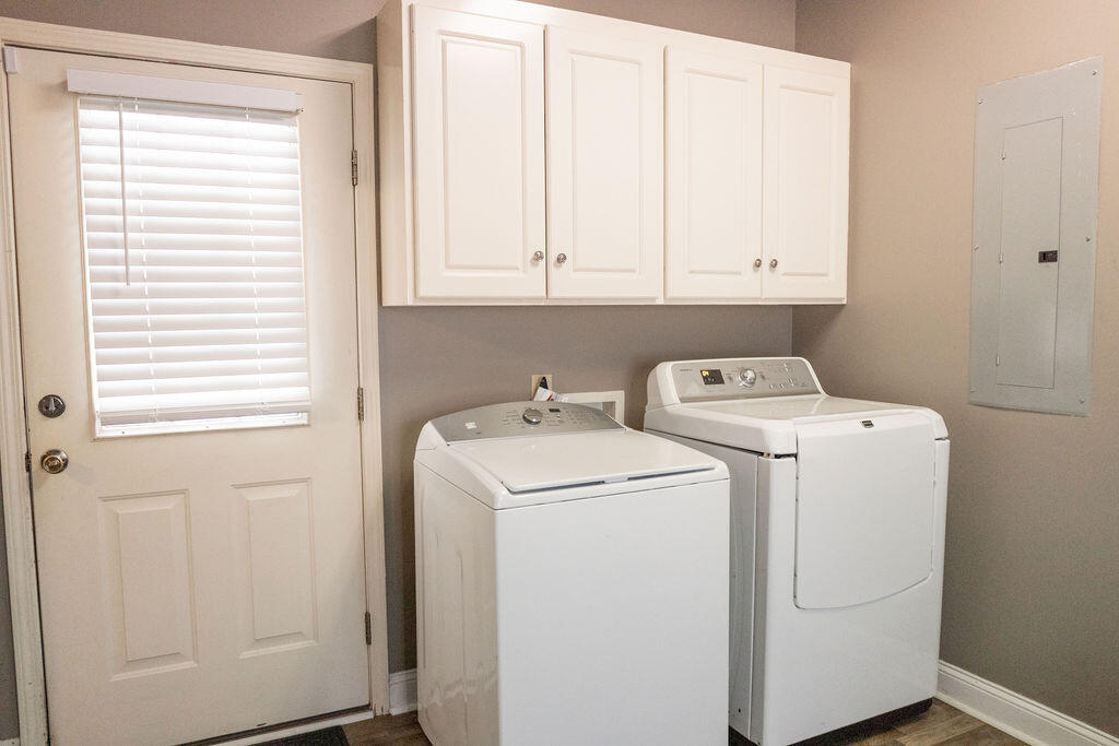 406 Ravenwood Road Walterboro, SC 29488 - Photo 22 of 26 Laundry