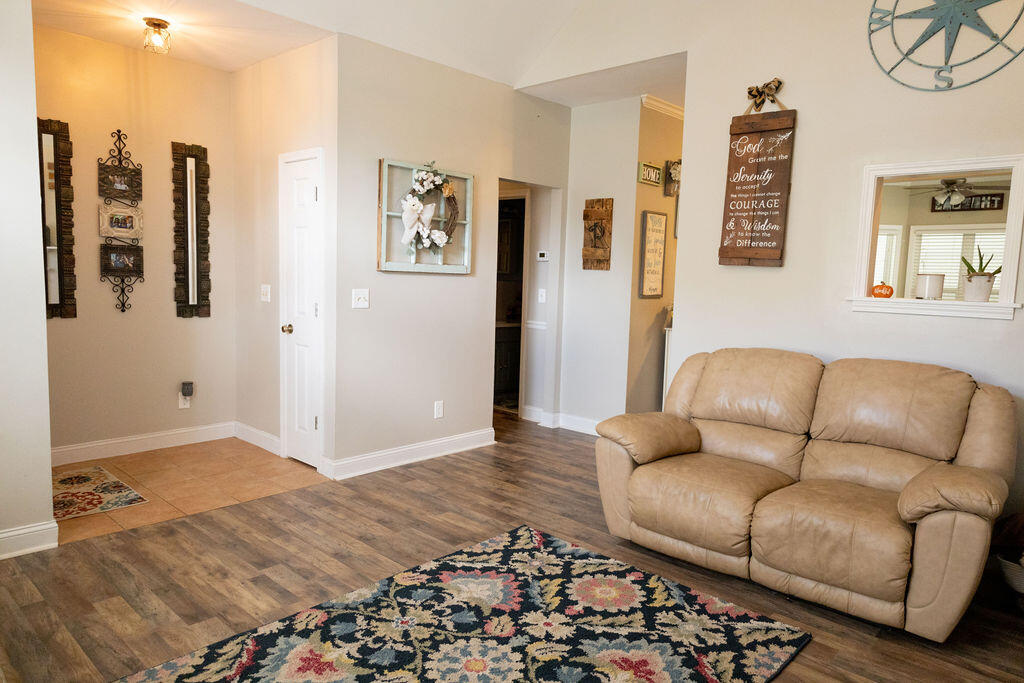 406 Ravenwood Road Walterboro, SC 29488 - Photo 7 of 26 3T6A1597