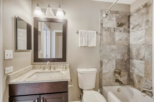 $264,900 | 934 Surrey Lane, Unit 2, Sleepy Hollow, IL 60118