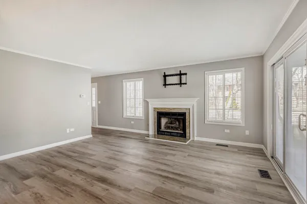 $264,900 | 934 Surrey Lane, Unit 2, Sleepy Hollow, IL 60118