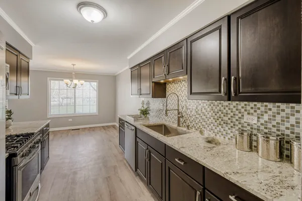 $264,900 | 934 Surrey Lane, Unit 2, Sleepy Hollow, IL 60118