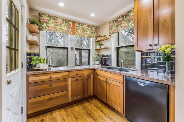 $799,999 | 721 West Washington Street, Ann Arbor, MI 48103