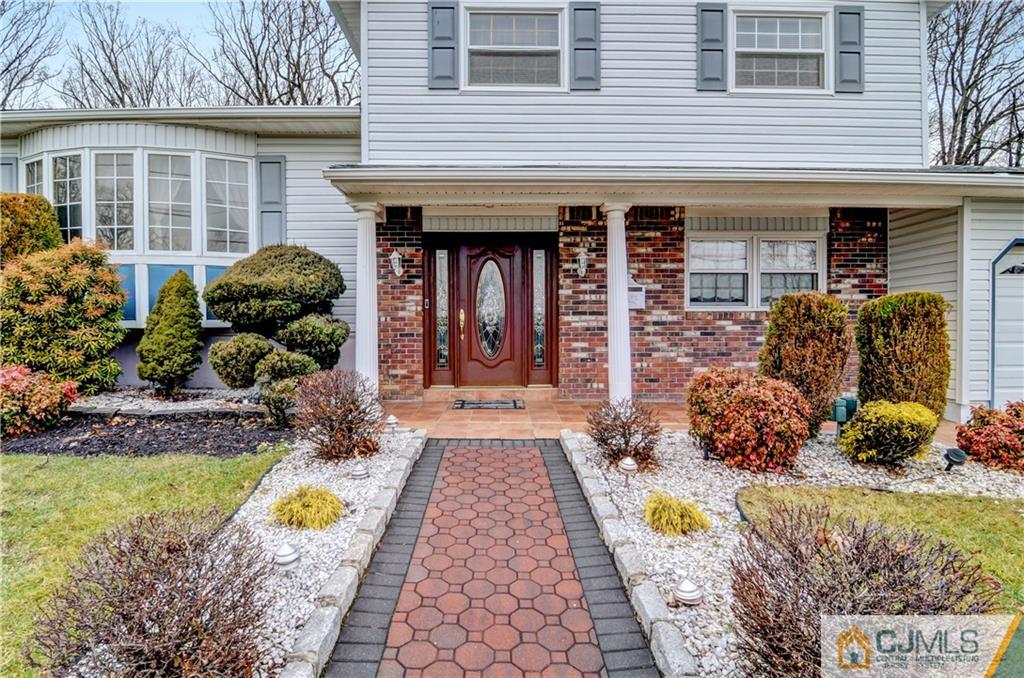 40 Meyer Road Edison, NJ 08817 - Photo 3 of 24 a front view of a house
