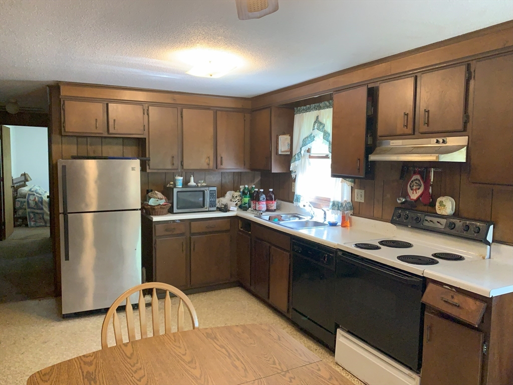 389 Breakneck Road Southbridge, MA 01550 - Photo 6 of 22 Gallery Image 6