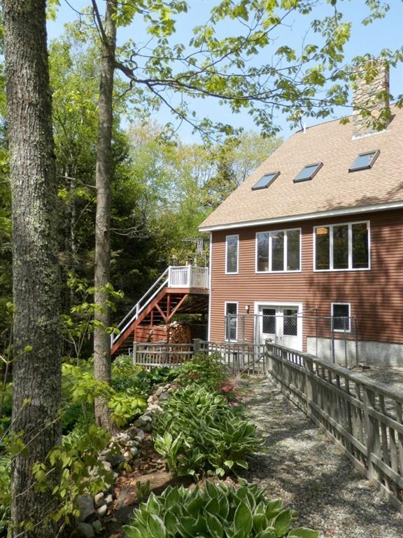 56 Hathorn Point Road Tenants Harbor, ME 04860 - Photo 16 of 34 Exterior, side-view. Chain link dog...
