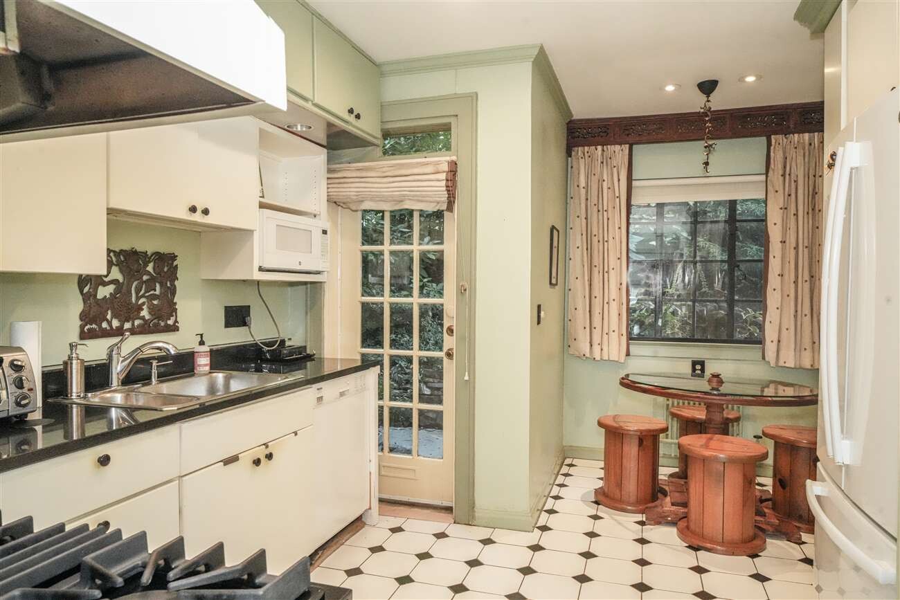 2501 Palisade Avenue, Unit G1 Bronx, NY 10463 - Photo 19 of 24 a kitchen with stainless steel appliances a sink stove and refrigerator