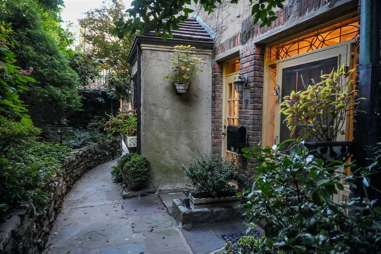 2501 Palisade Avenue, Unit G1 Bronx, NY 10463 - Photo 21 of 24 a couple of potted plants in front of door