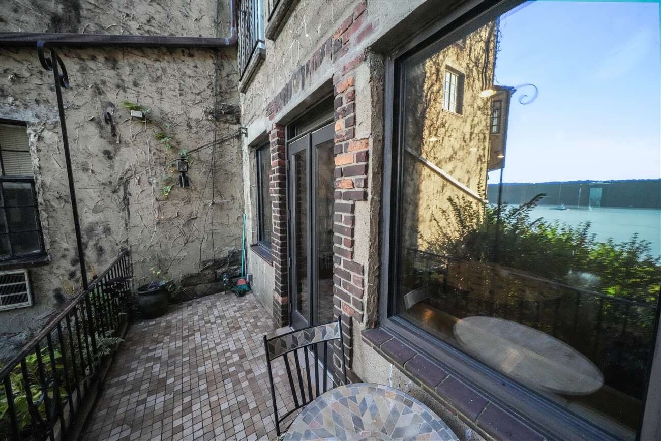 2501 Palisade Avenue, Unit G1 Bronx, NY 10463 - Photo 9 of 24