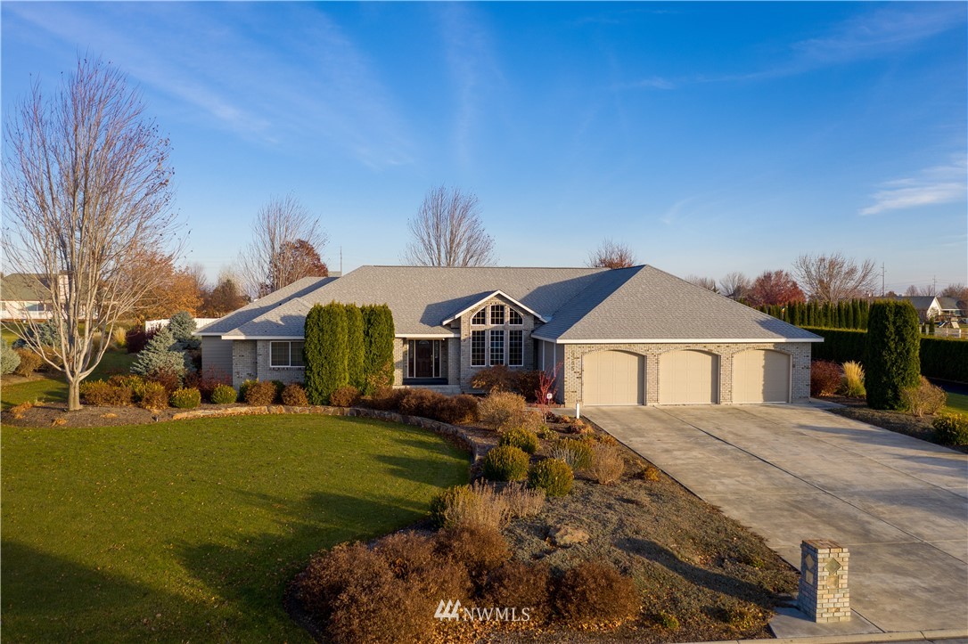 5395 Ridgeview Dr Loop Northeast Moses Lake, WA 98837 - Photo 2 of 31 Gallery Image 2