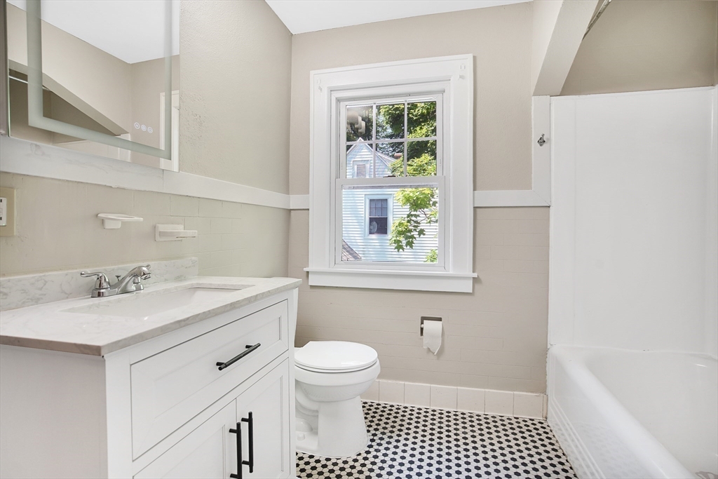 1007 Allen Street Springfield, MA 01118 - Photo 17 of 36
