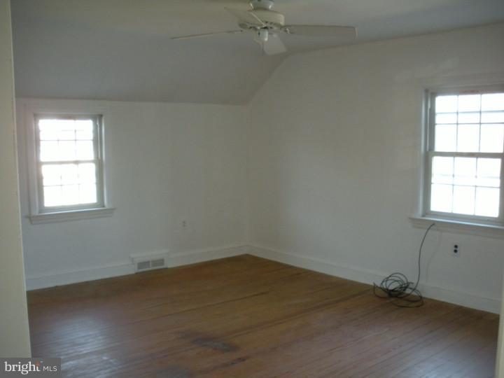 25 Gedney Road Lawrenceville, NJ 08648 - Photo 8 of 15 Bedroom - Main