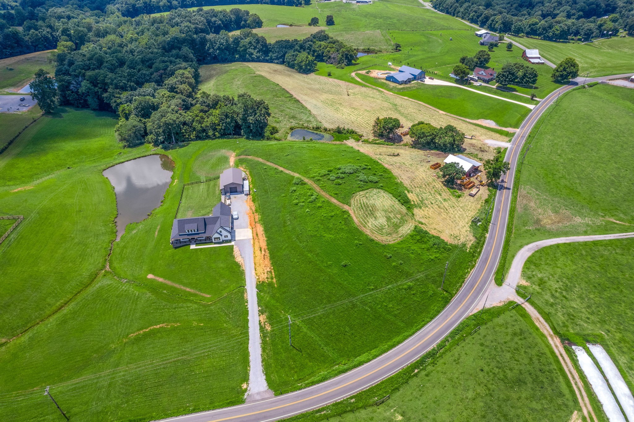 4 Hickory Point Road Clarksville, TN 37043 - Photo 5 of 5 an aerial view of a football ground