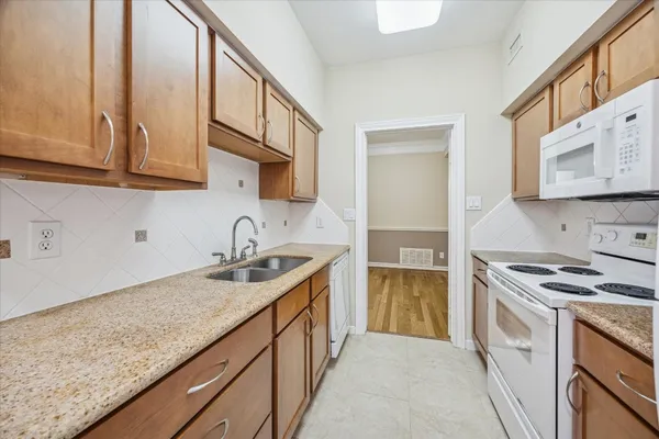 $194,900 | 2700 Revere Street, Unit 142, Houston, TX 77098