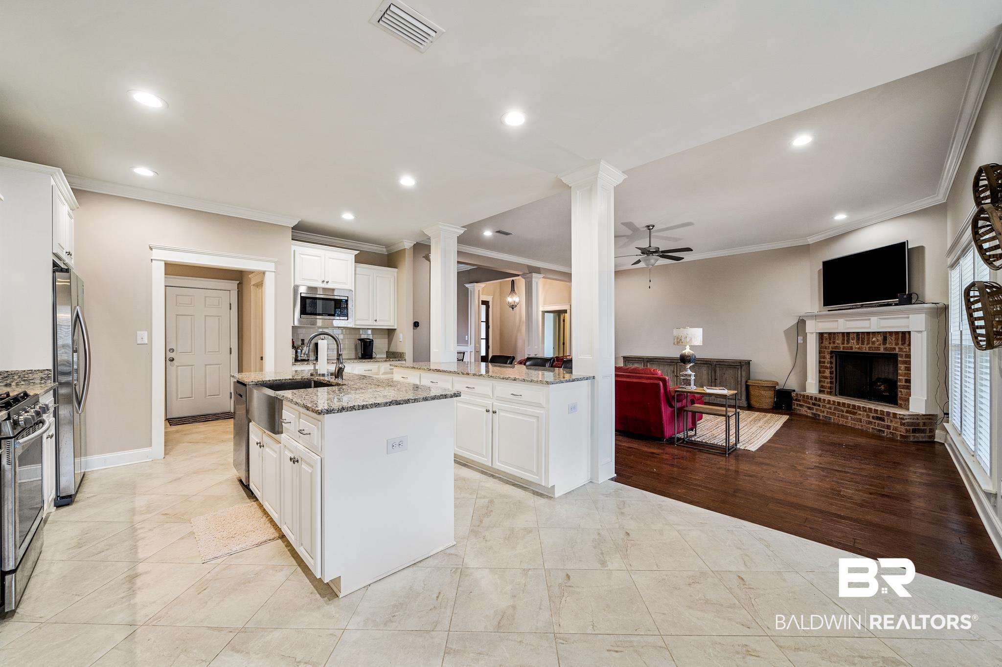 388 Rothley Avenue Fairhope, AL 36532 - Photo 10 of 33
