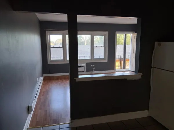 $1,200 | 10355 West Lyndale Avenue, Unit 3N, Melrose Park, IL 60164