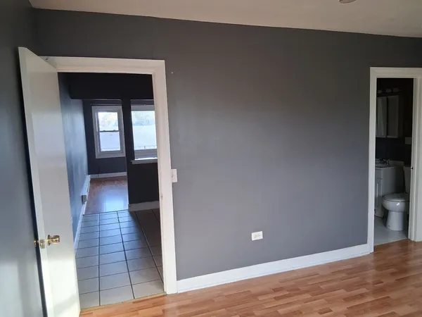 $1,200 | 10355 West Lyndale Avenue, Unit 3N, Melrose Park, IL 60164