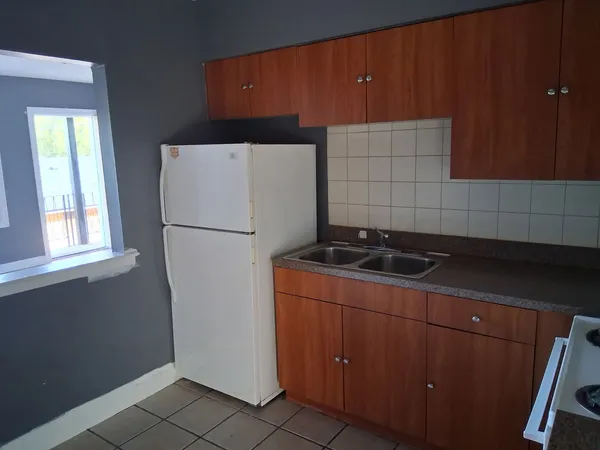 $1,200 | 10355 West Lyndale Avenue, Unit 3N, Melrose Park, IL 60164