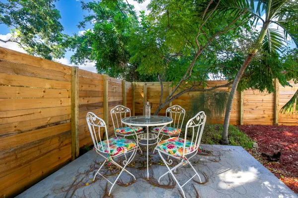 $472,000 | 609 South Arnold Avenue, Lantana, FL 33462