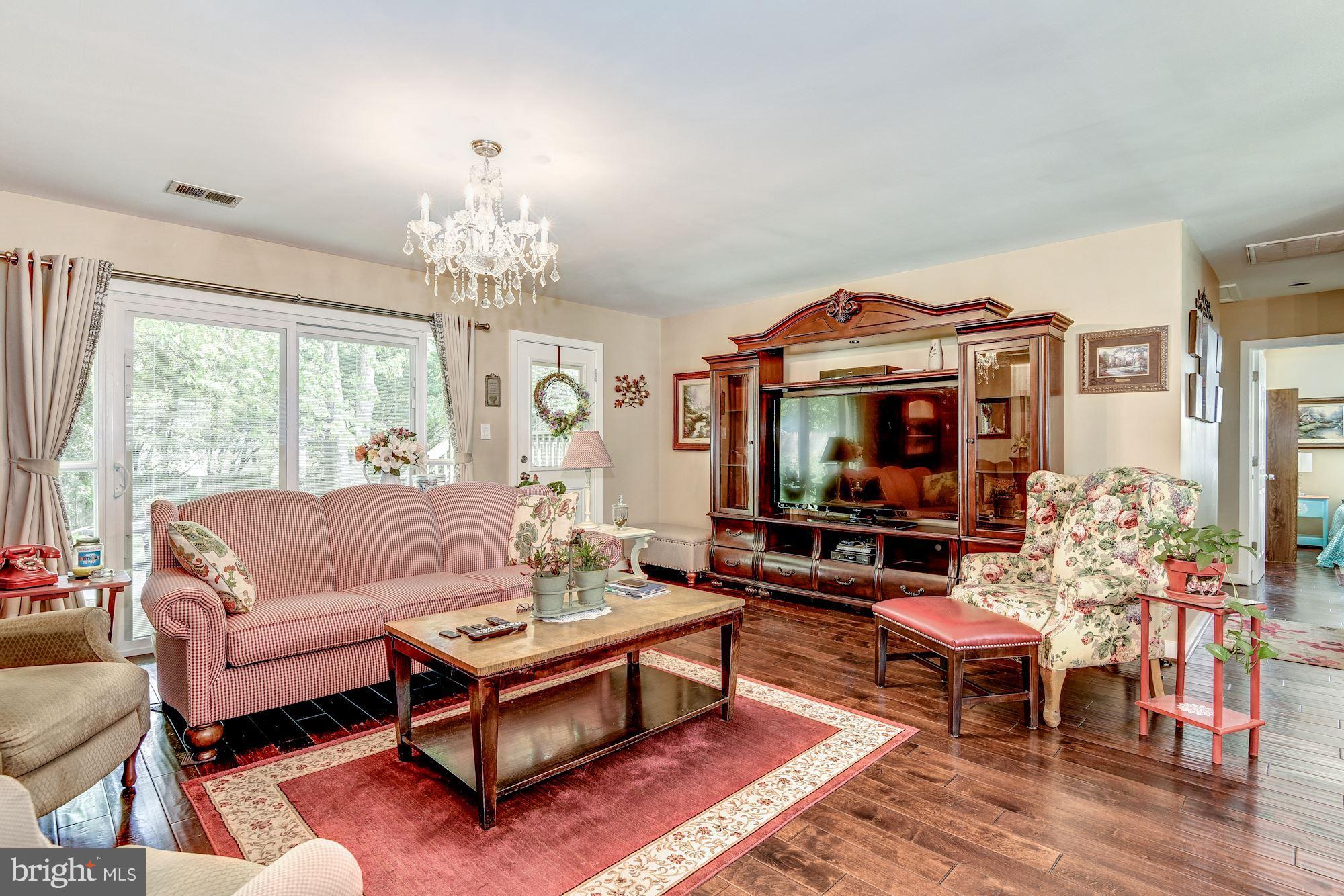 5403 Danville Street Springfield, VA 22151 - Photo 5 of 26 Living Room