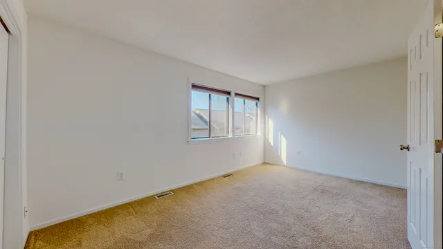 $299,990 | 4 Fox Run, Unit 4, Woodbury, CT 06798