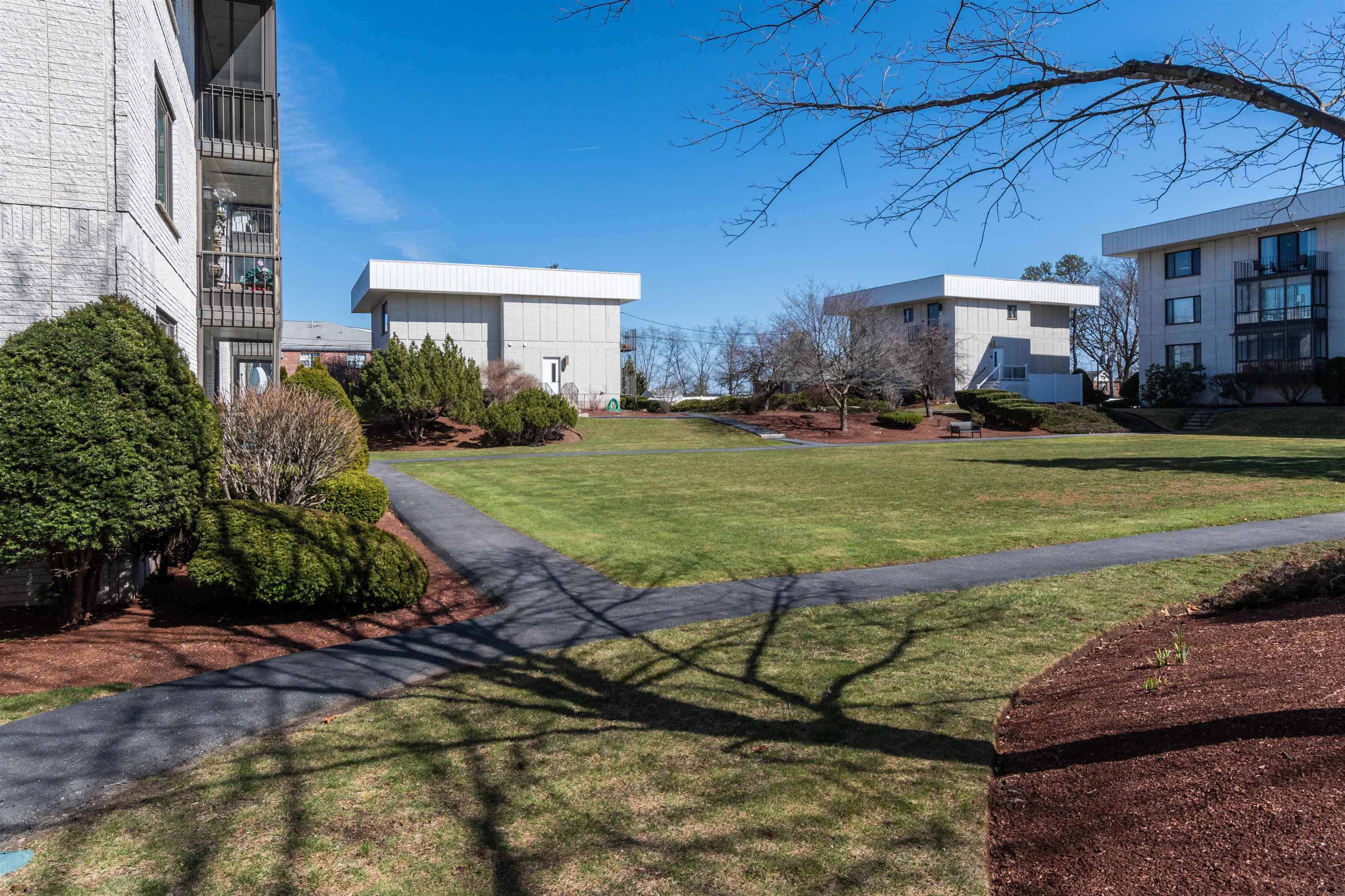 33 Spit Brook Road, Unit 7 Nashua, NH 03060 - Photo 20 of 21 Gallery Image 20