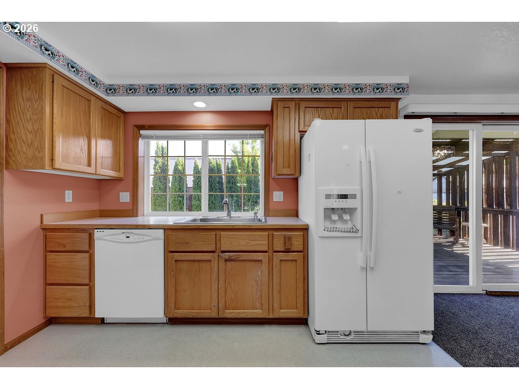 1931 Bonnie Lane Springfield, OR 97477 - Photo 18 of 41