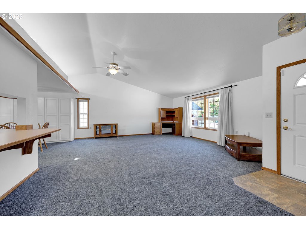 1931 Bonnie Lane Springfield, OR 97477 - Photo 5 of 41