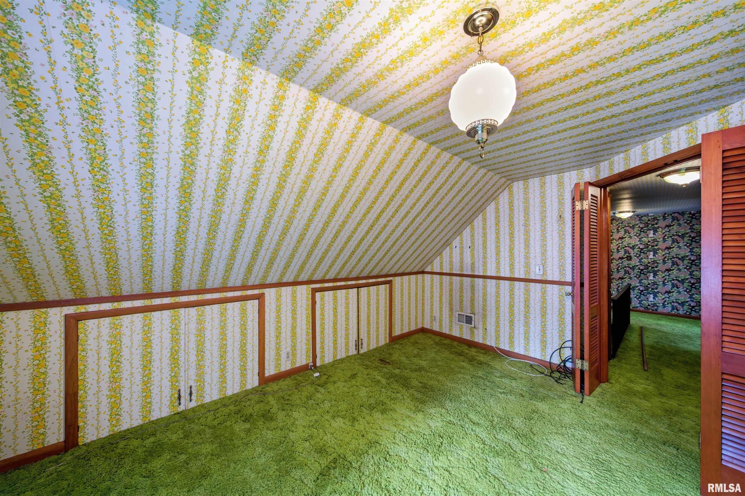 315 West Stonegate Road Peoria, IL 61614 - Photo 34 of 53 Gallery Image 34