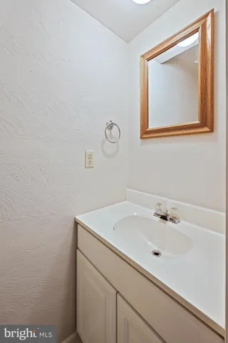 $2,300 | 6702 Mallard Court, Frederick, MD 21703