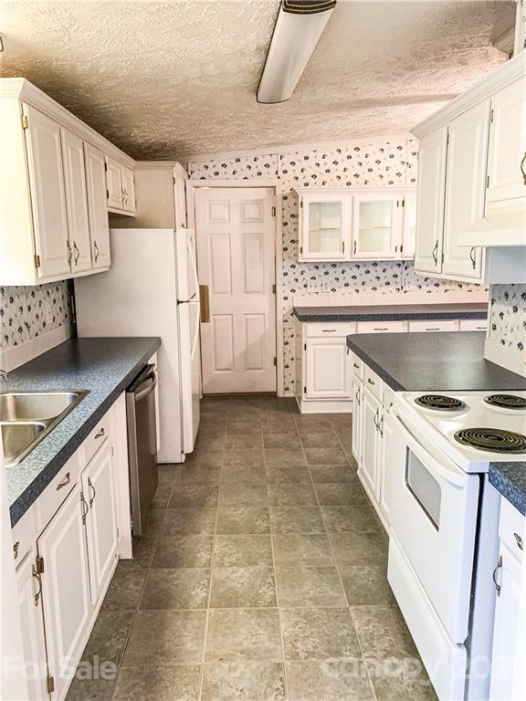 642 Bethany Road Albemarle, NC 28001 - Photo 10 of 29 Gallery Image 10